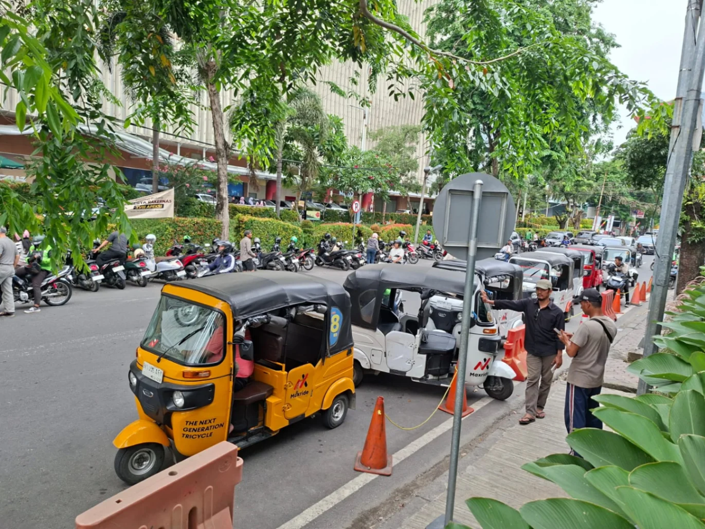 Menakar Peluang dan Tantangan Kendaraan Roda Tiga di Indonesia