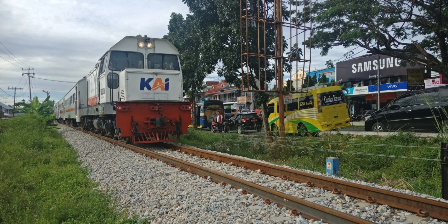 Menghidupkan Kembali Perkeretaapian di Sumatera Barat: Strategi, Tantangan, dan Keberlanjutan 