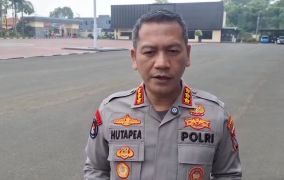 BACOK BRIMOB SAAT TARIK KENDARAAN, DUA DEBT COLLECTOR SERANG DICIDUK POLDA BANTEN