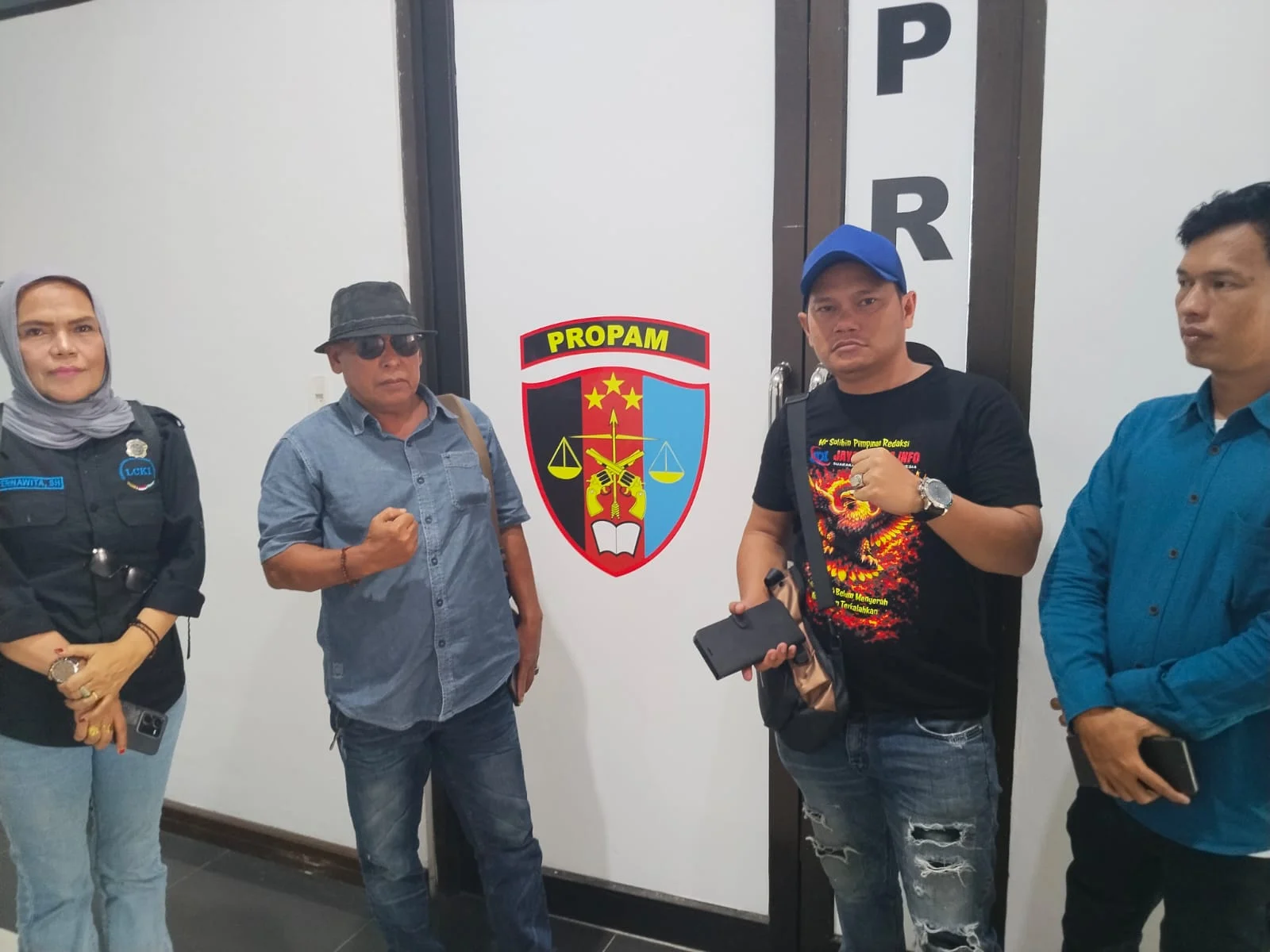 MERASA DIANCAM LEWAT TELEPON, WARGA LAPOR DUGAAN INTIMIDASI KE PROPAM POLDA JAMBI
