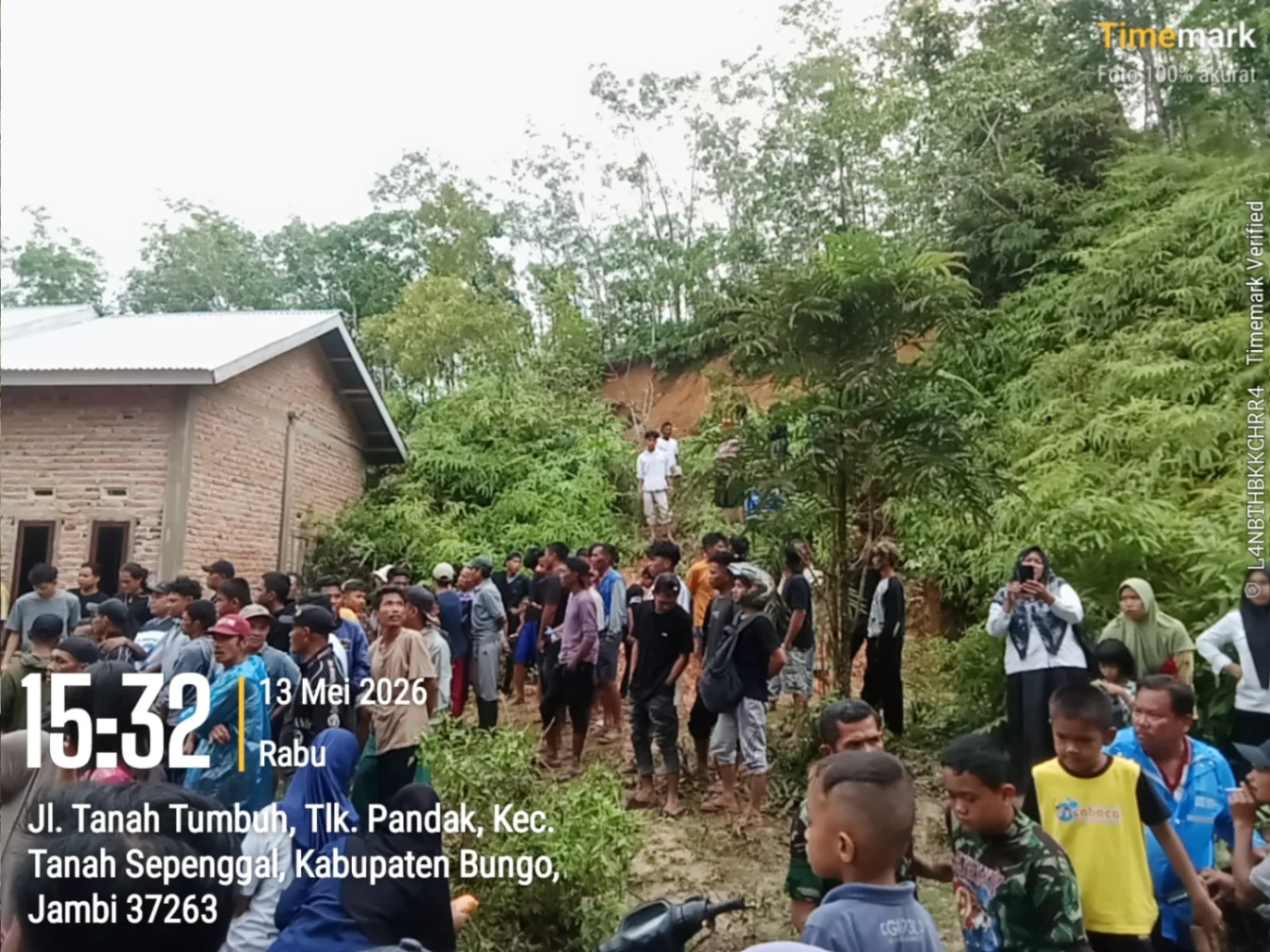 Breaking News...!!! Dua Bocah Meninggal Dunia Tertimbun Tanah Longsor Di Desa Empelu