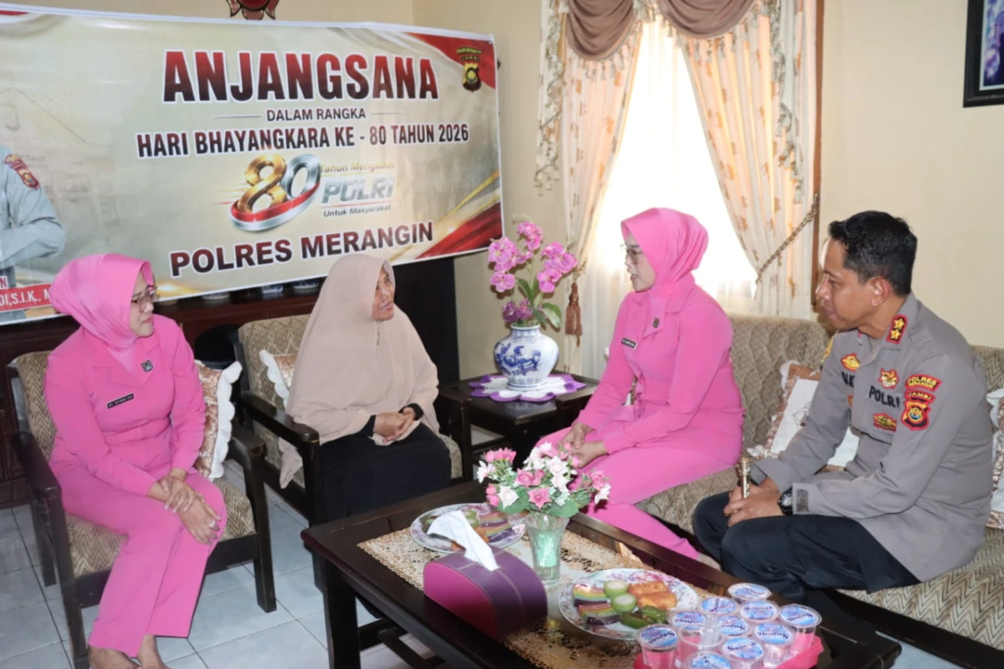 Kapolres Merangin Akbp. Kiki Firmansyah Efendi. S.IK., MH laksanakan Anjangsana Dalam Rangka Peringatan Hari Bhayangkara Ke-80