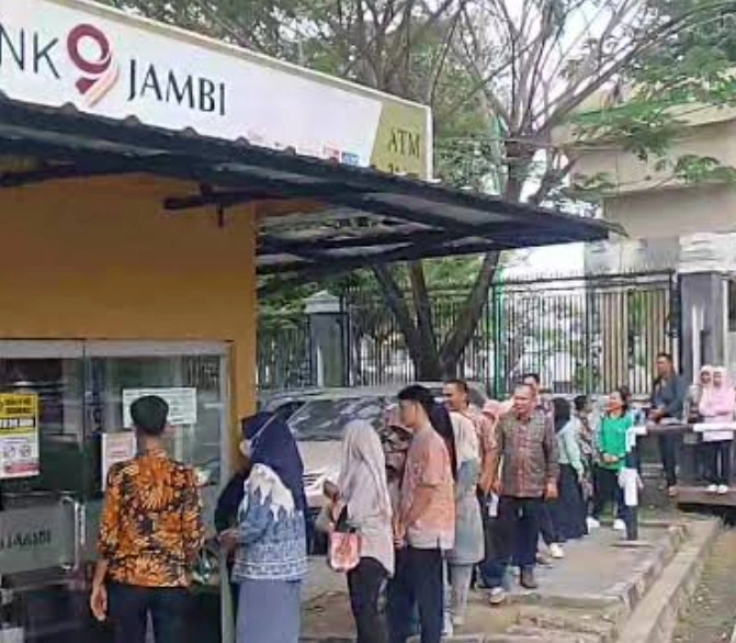 SOROT BANK JAMBI: PUBLIK TANTANG PEMBAYARAN GAJI ASN MANUAL