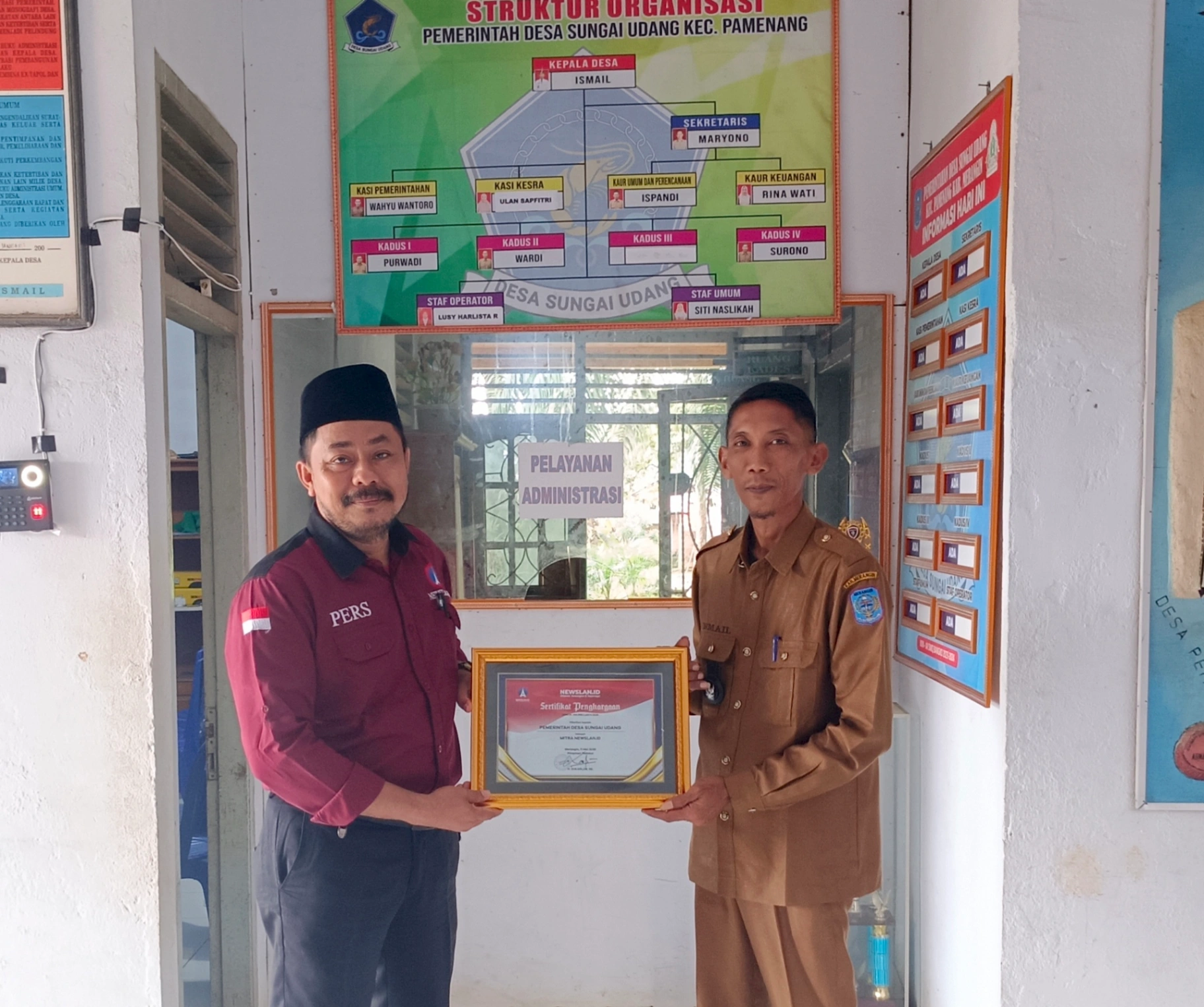 Pimpred Newslan.id Silahturahmi Ke Pemerintah Desa Sungai Udang Menyerahkan Piagam Penghargaan Sebagai Mitra